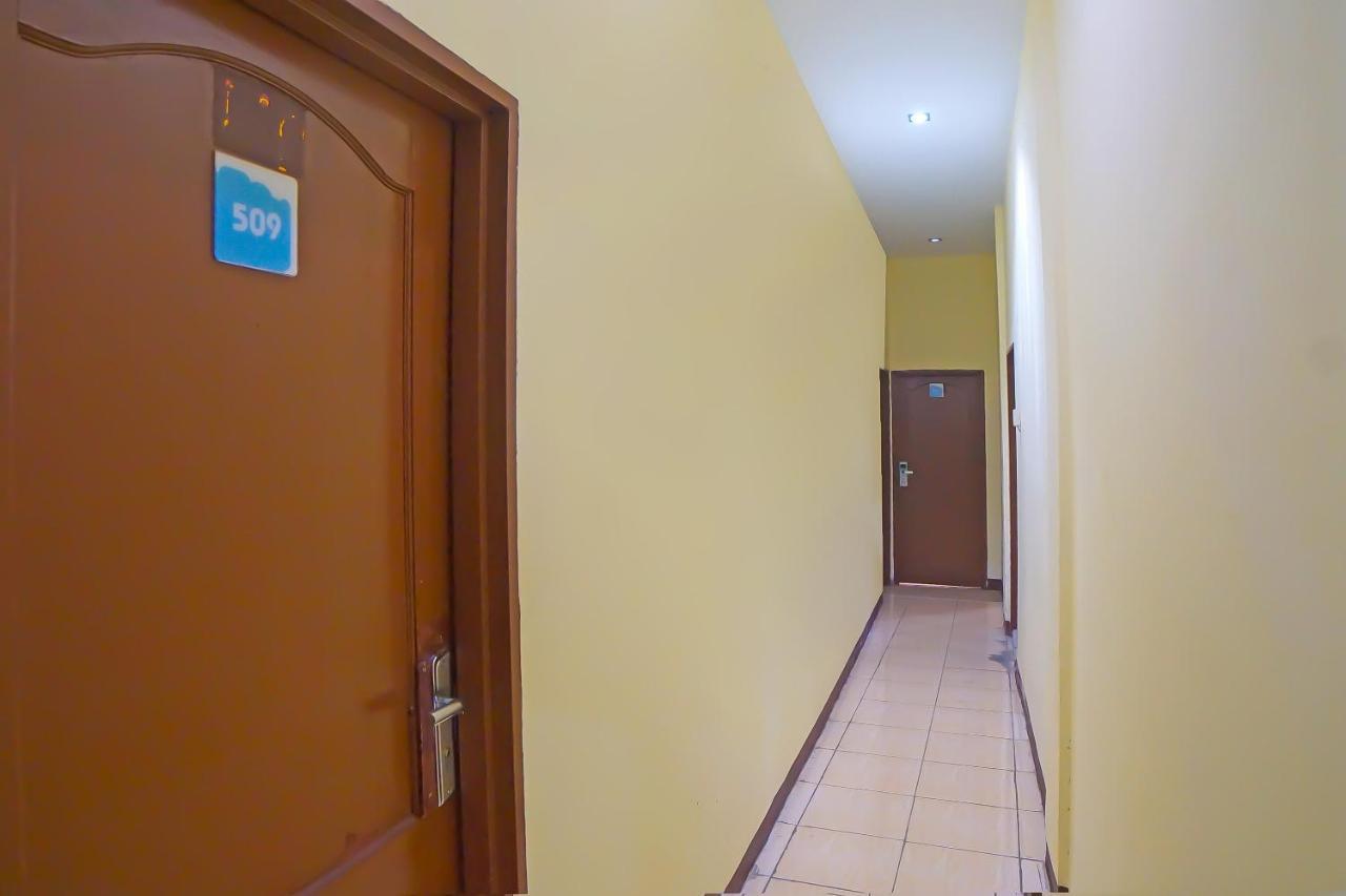 מלון Reddoorz At Jalan Japaris מדאן מראה חיצוני תמונה