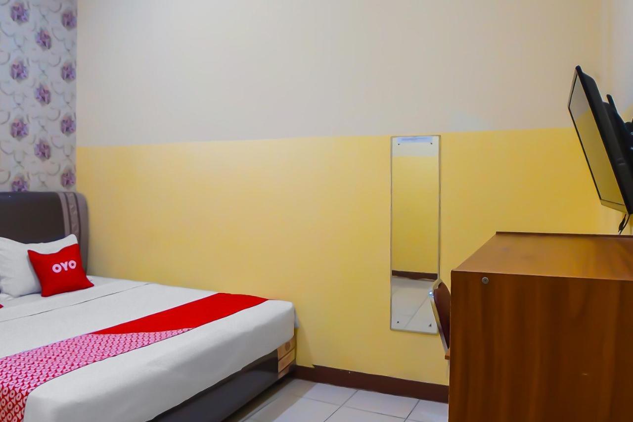 מלון Reddoorz At Jalan Japaris מדאן מראה חיצוני תמונה