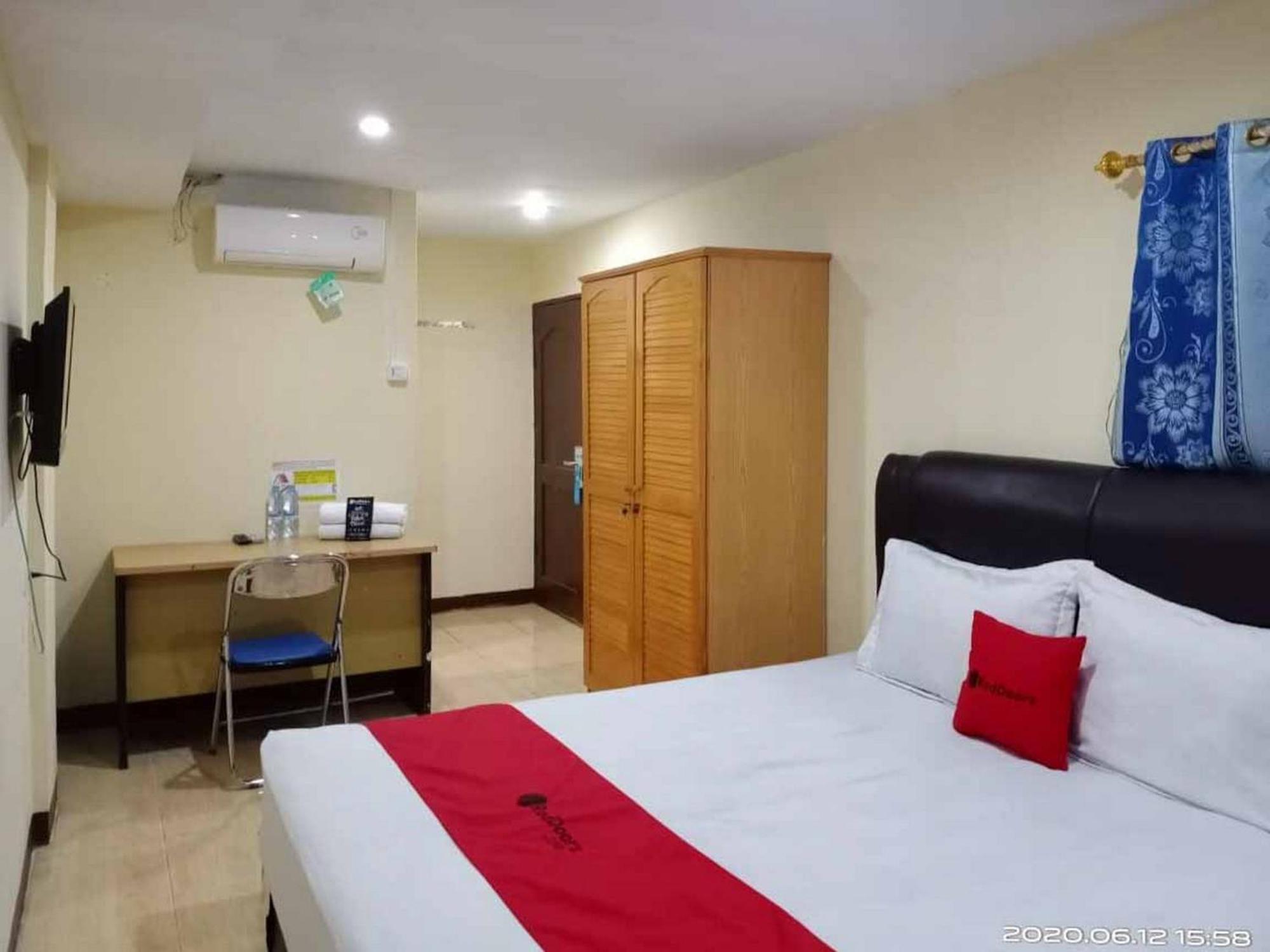 מלון Reddoorz At Jalan Japaris מדאן מראה חיצוני תמונה